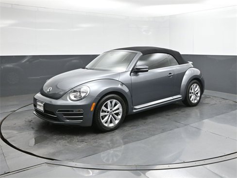 Used 2017 Volkswagen Beetle 1.8T Classic image 1