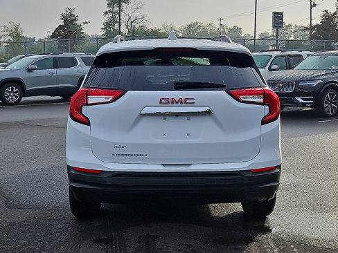 Certified 2022 GMC Terrain SLE w/ Driver Convenience Package image 5