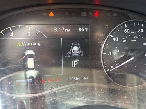 Used 2021 Nissan Kicks SV image 9