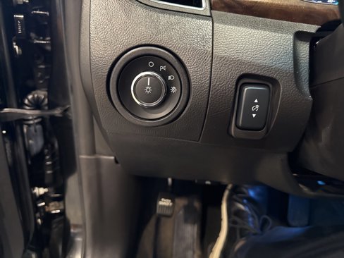 Used 2015 Ford Taurus Limited image 33