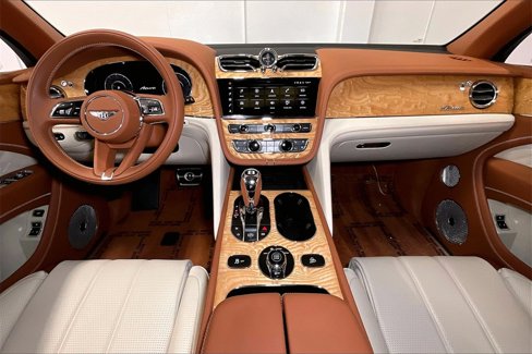 Used 2024 Bentley Bentayga image 22