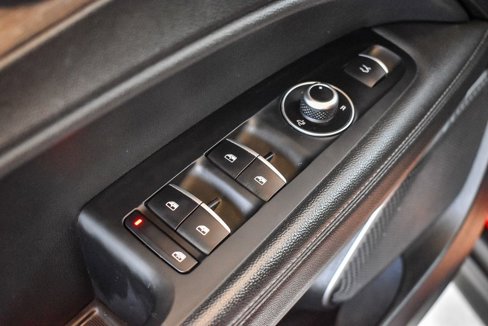 Used 2018 Alfa Romeo Stelvio Ti image 19