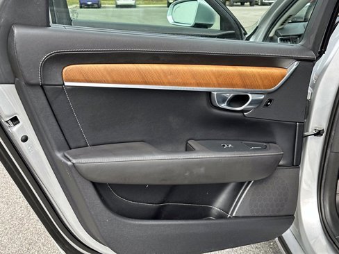 Used 2018 Volvo S90 T6 Inscription image 12