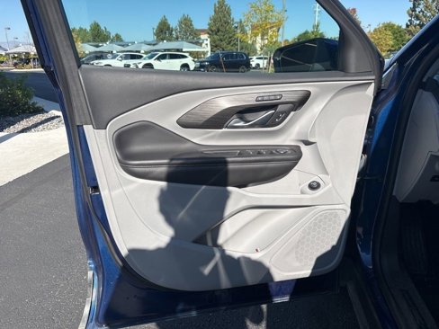 Used 2022 GMC Terrain SLT w/ LPO, Floor Liner Package image 9