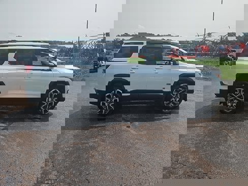 Used 2018 GMC Acadia SLT image 6