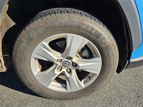 Used 2020 Toyota RAV4 XLE w/ Convenience Package image 11