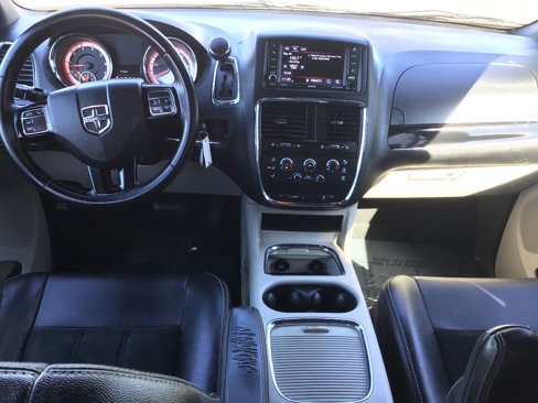 Used 2018 Dodge Grand Caravan SXT image 14