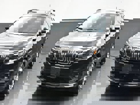 Used 2022 Jeep Cherokee Latitude Lux w/ Sun & Sound Group image 3