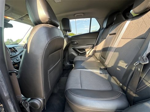Used 2018 Chevrolet Trax LT w/ LT Convenience Package image 29