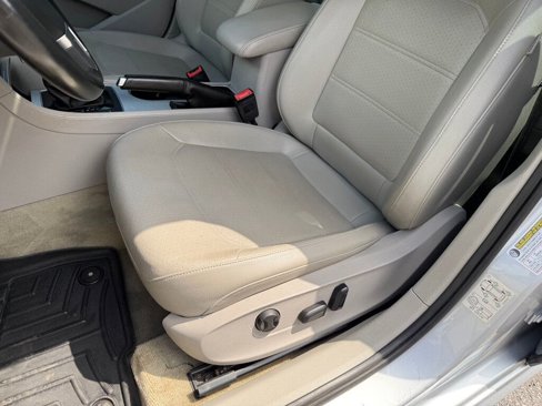 Used 2013 Volkswagen Passat TDI SE image 20