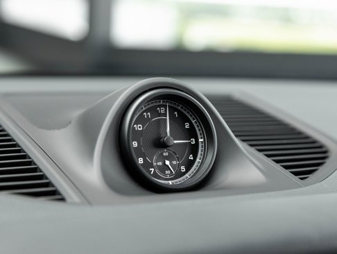Certified 2024 Porsche Macan image 24