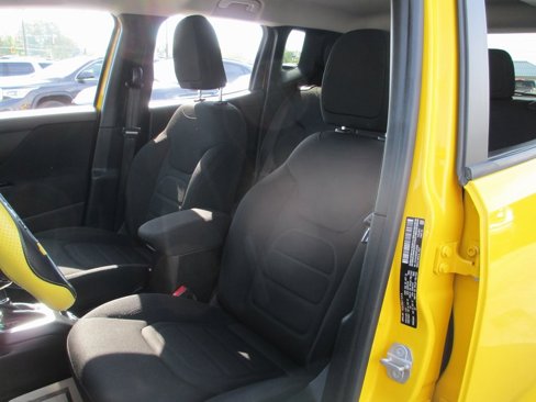 Used 2019 Jeep Renegade Latitude image 14
