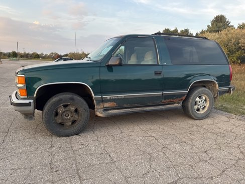 Used 1998 Chevrolet Tahoe 4WD 2-Door w/ Preferred Equipment Group 2 image 4