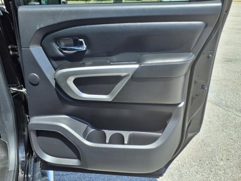 Used 2017 Nissan Titan PRO-4X image 15