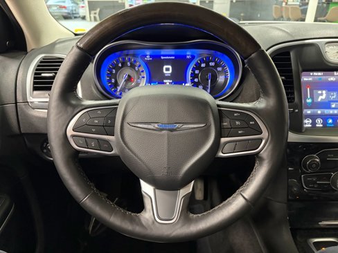 Used 2019 Chrysler 300 Limited image 33