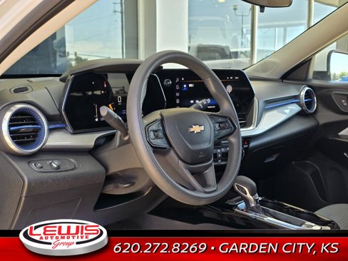 Used 2024 Chevrolet Trax LT image 16