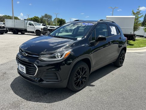 Certified 2022 Chevrolet Trax LT w/ Midnight Edition image 5