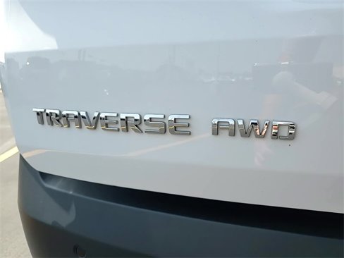 Used 2021 Chevrolet Traverse LT image 7