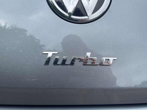 Used 2017 Volkswagen Beetle 1.8T S image 5