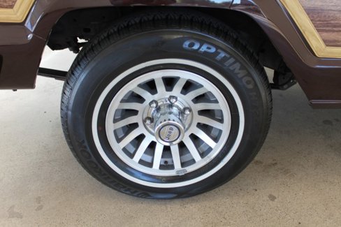 Used 1989 Jeep Grand Wagoneer image 31