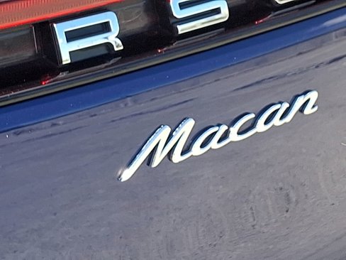 Certified 2024 Porsche Macan Turbo image 32