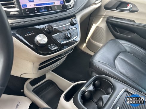Used 2022 Chrysler Pacifica Touring-L image 69