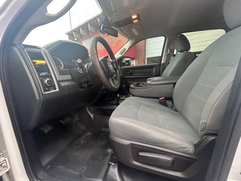 Used 2016 RAM 2500 Tradesman w/ Chrome Appearance Group image 13