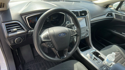 Used 2020 Ford Fusion SE image 24