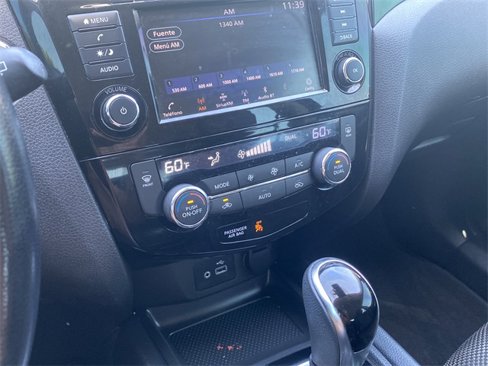 Used 2021 Nissan Rogue Sport SV image 27