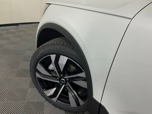 New 2025 Volvo XC40 B5 Plus w/ Protection Package Premier image 36