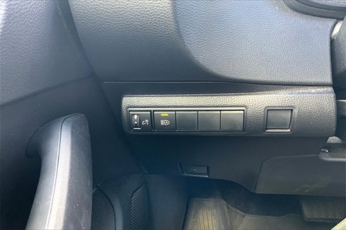 Used 2022 Toyota Corolla LE image 36