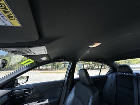 Used 2017 Honda Accord Sport image 22