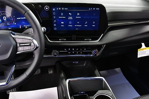 New 2025 Chevrolet Equinox LT image 23
