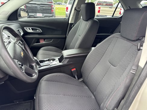 Used 2015 Chevrolet Equinox LS image 9