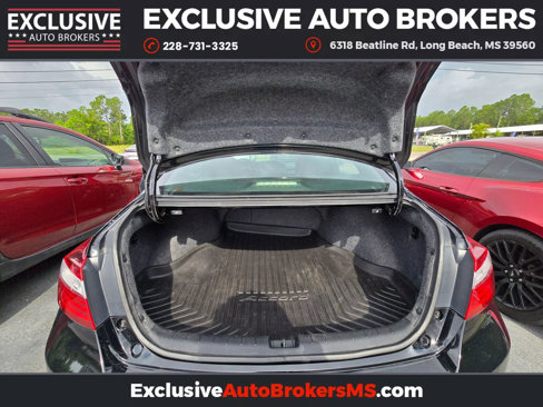 Used 2017 Honda Accord Sport image 8