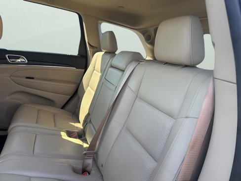 Certified 2020 Jeep Grand Cherokee Limited w/ Luxury Group II image 18