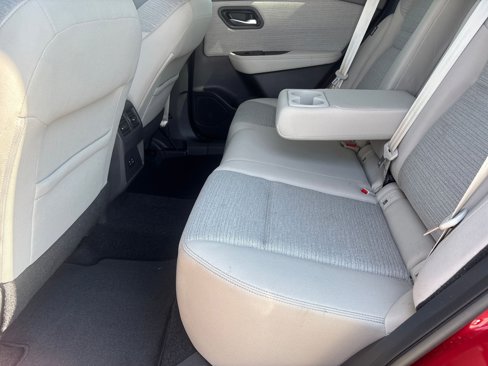 Used 2021 Nissan Rogue SV image 15