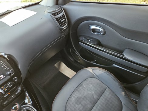 Certified 2018 Kia Soul ! w/ Tech Package image 17