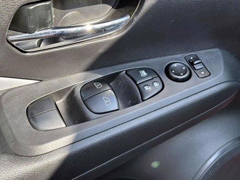 Certified 2022 Nissan Kicks SR w/ Premium Package image 16