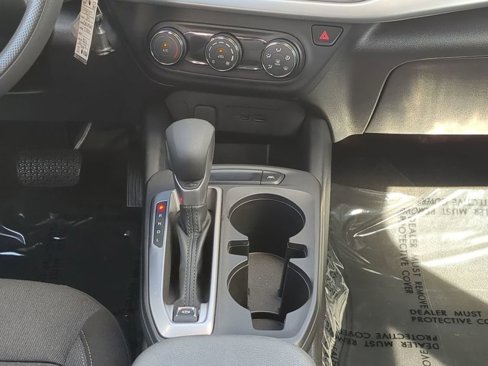 Used 2025 Chevrolet Trax LS image 18