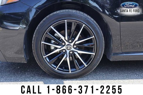 Used 2024 Toyota Camry SE image 9