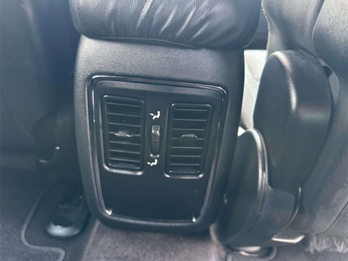 Used 2019 Jeep Grand Cherokee Laredo image 19