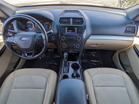 Used 2016 Ford Explorer XLT image 15