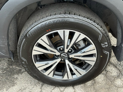Used 2023 Nissan Rogue SV image 32