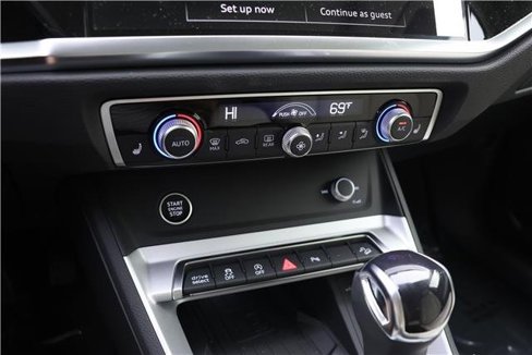 Used 2025 Audi Q3 2.0T Premium w/ Convenience Package image 9