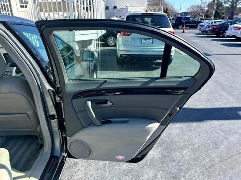 Used 2010 Acura RL image 23