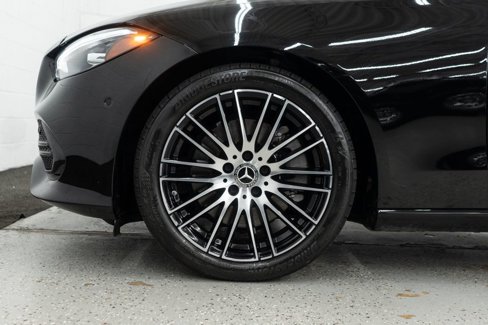 Used 2025 Mercedes-Benz C 300 4MATIC Sedan image 39