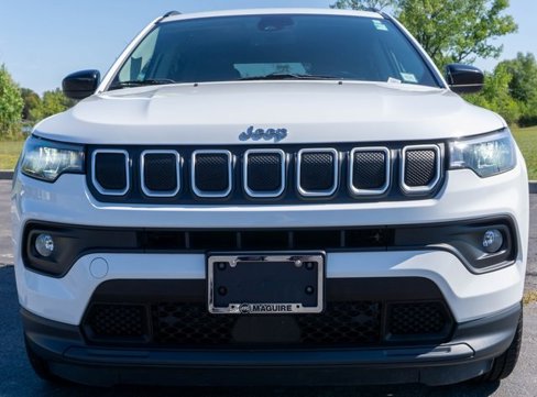 Used 2022 Jeep Compass Latitude w/ Convenience Group image 3