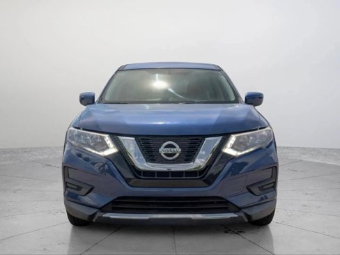 Used 2017 Nissan Rogue S image 2