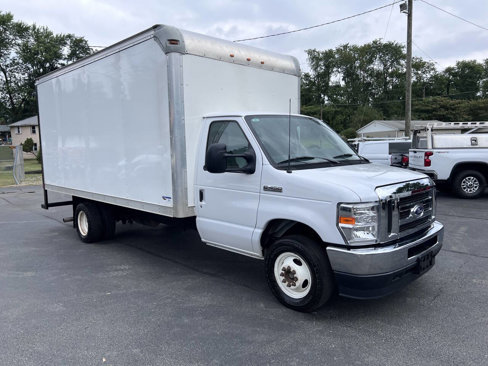 Used 2023 Ford E-450 and Econoline 450 Super Duty w/ Power Windows & Locks Group image 3